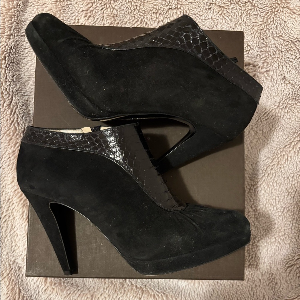 Tahari Rita platform heel bootie. Black kid suede, 4.5" heel. Gorgeous in EUC.